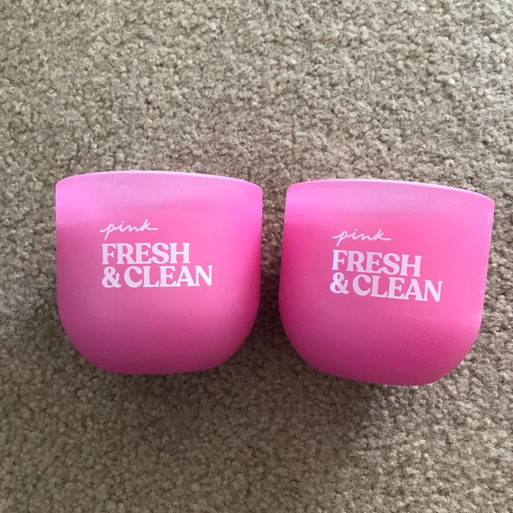 Two Fresh & Clean candles - Picture 2 of 2
